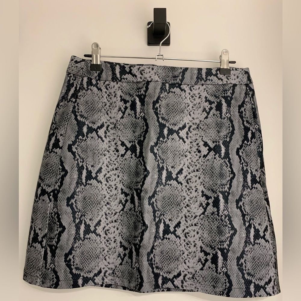 Joe Fresh snake skin print faux leather skirt. Size 6. Tags on still.